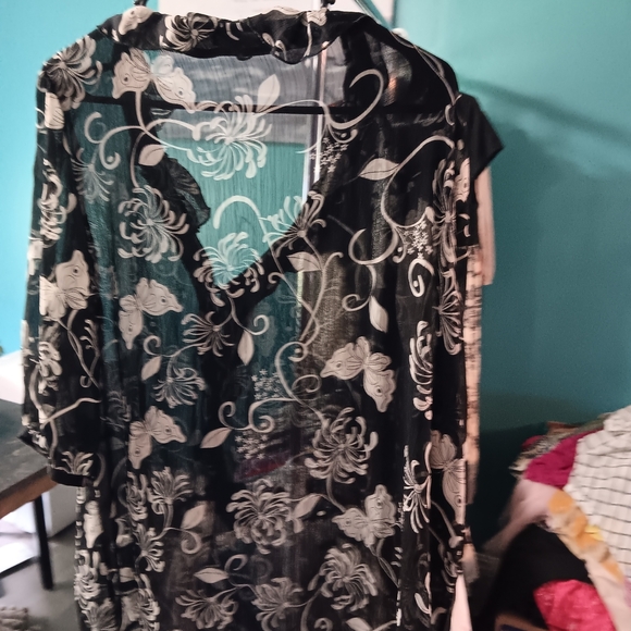Old Navy Black Floral Sheer Blouse - Picture 5 of 5